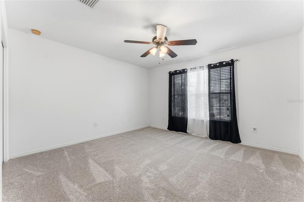 For Sale: $349,900 (3 beds, 2 baths, 2084 Square Feet)
