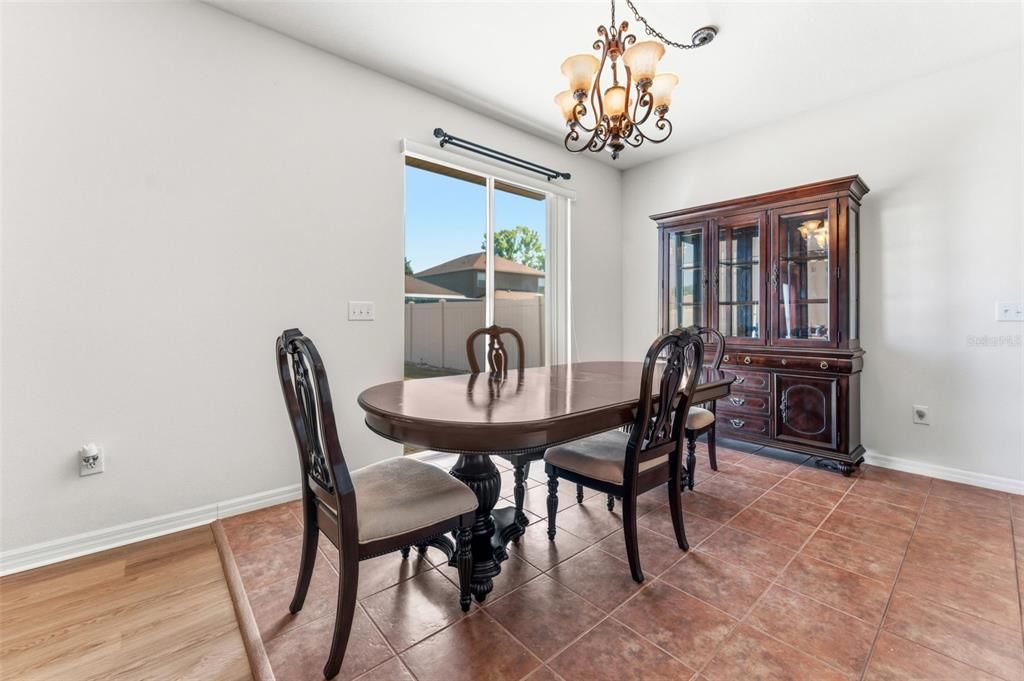 For Sale: $349,900 (3 beds, 2 baths, 2084 Square Feet)
