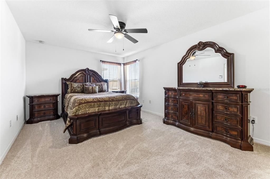 For Sale: $349,900 (3 beds, 2 baths, 2084 Square Feet)