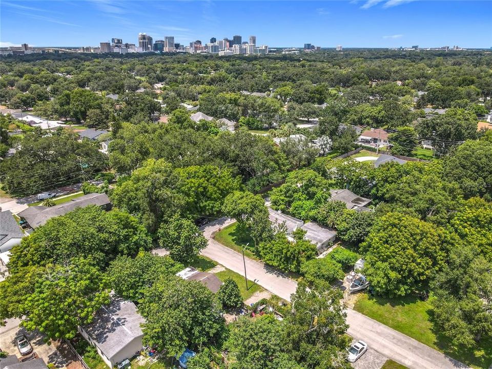 For Sale: $285,000 (2 beds, 1 baths, 672 Square Feet)