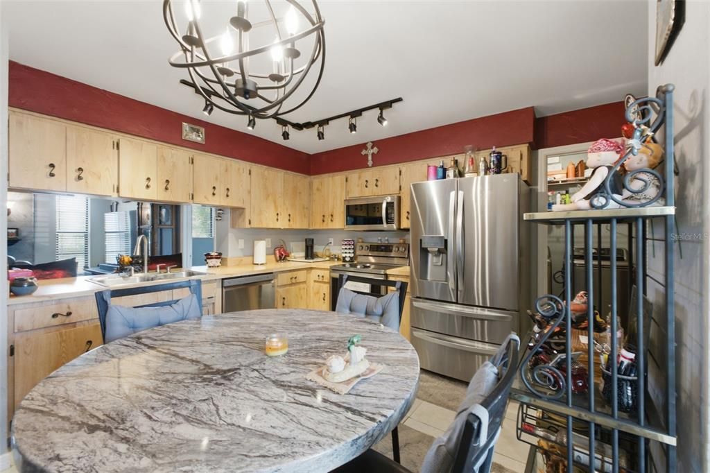 For Sale: $275,000 (3 beds, 2 baths, 1521 Square Feet)