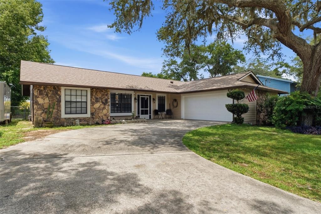 For Sale: $275,000 (3 beds, 2 baths, 1521 Square Feet)