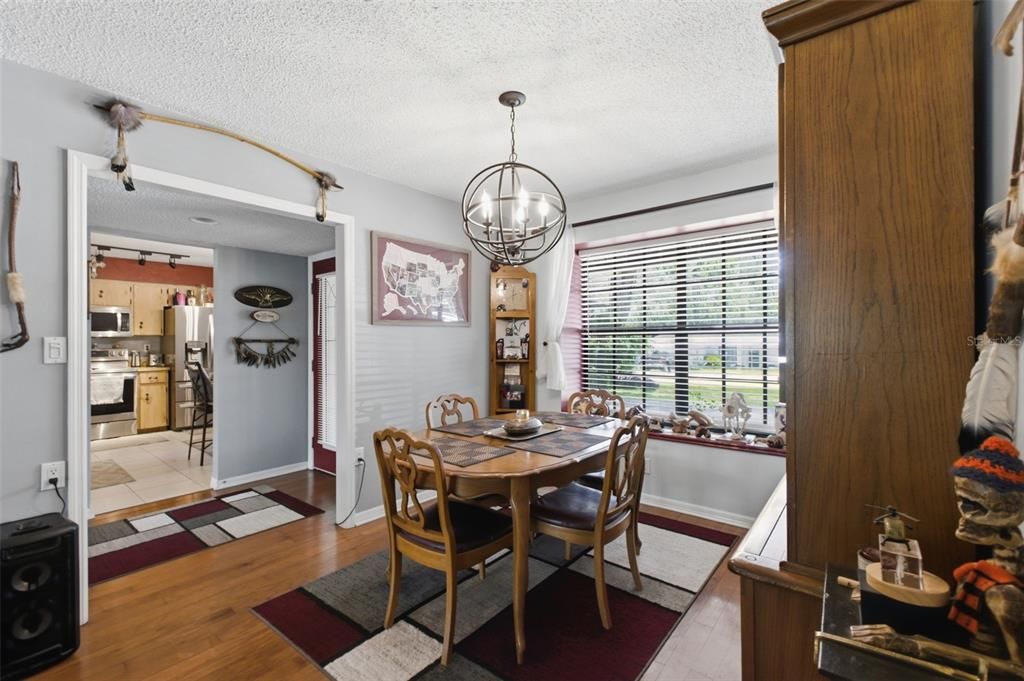 For Sale: $275,000 (3 beds, 2 baths, 1521 Square Feet)