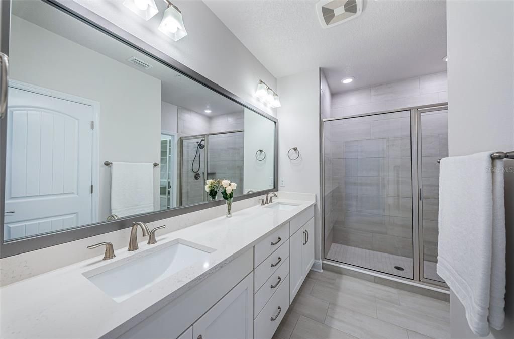 For Rent: $4,600 (3 beds, 3 baths, 1941 Square Feet)
