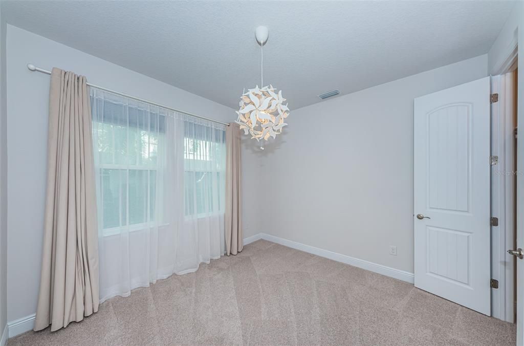 For Rent: $4,600 (3 beds, 3 baths, 1941 Square Feet)