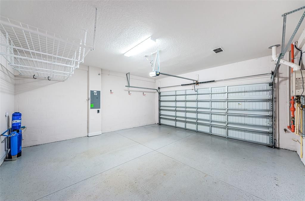 For Rent: $4,600 (3 beds, 3 baths, 1941 Square Feet)
