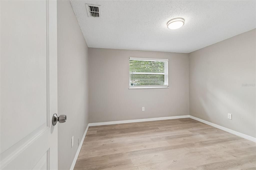 For Sale: $344,000 (3 beds, 1 baths, 1150 Square Feet)