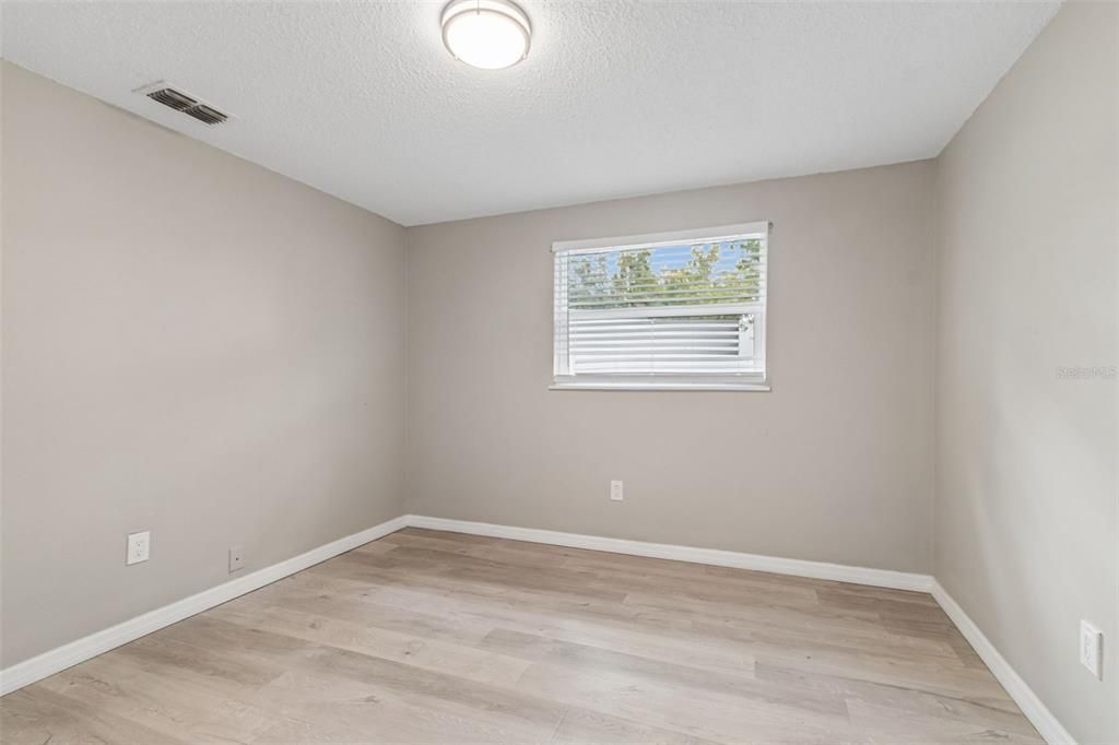 For Sale: $344,000 (3 beds, 1 baths, 1150 Square Feet)