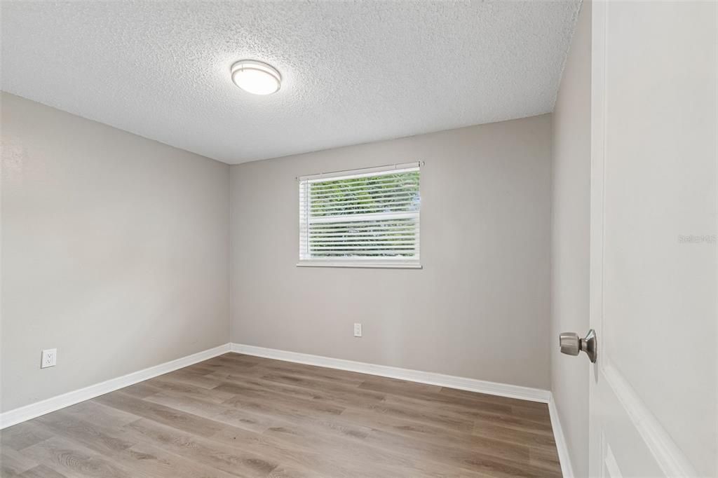 For Sale: $344,000 (3 beds, 1 baths, 1150 Square Feet)