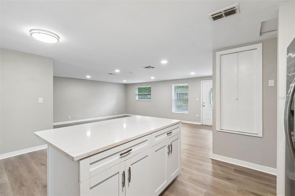 For Sale: $344,000 (3 beds, 1 baths, 1150 Square Feet)