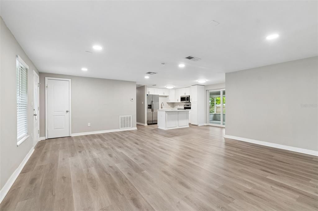 For Sale: $344,000 (3 beds, 1 baths, 1150 Square Feet)