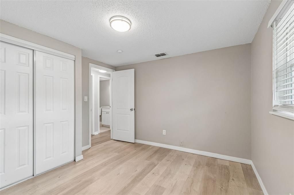 For Sale: $344,000 (3 beds, 1 baths, 1150 Square Feet)