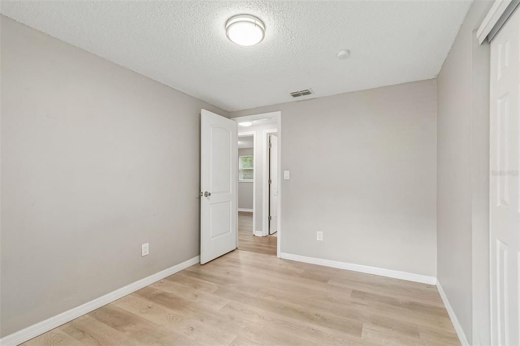 For Sale: $344,000 (3 beds, 1 baths, 1150 Square Feet)