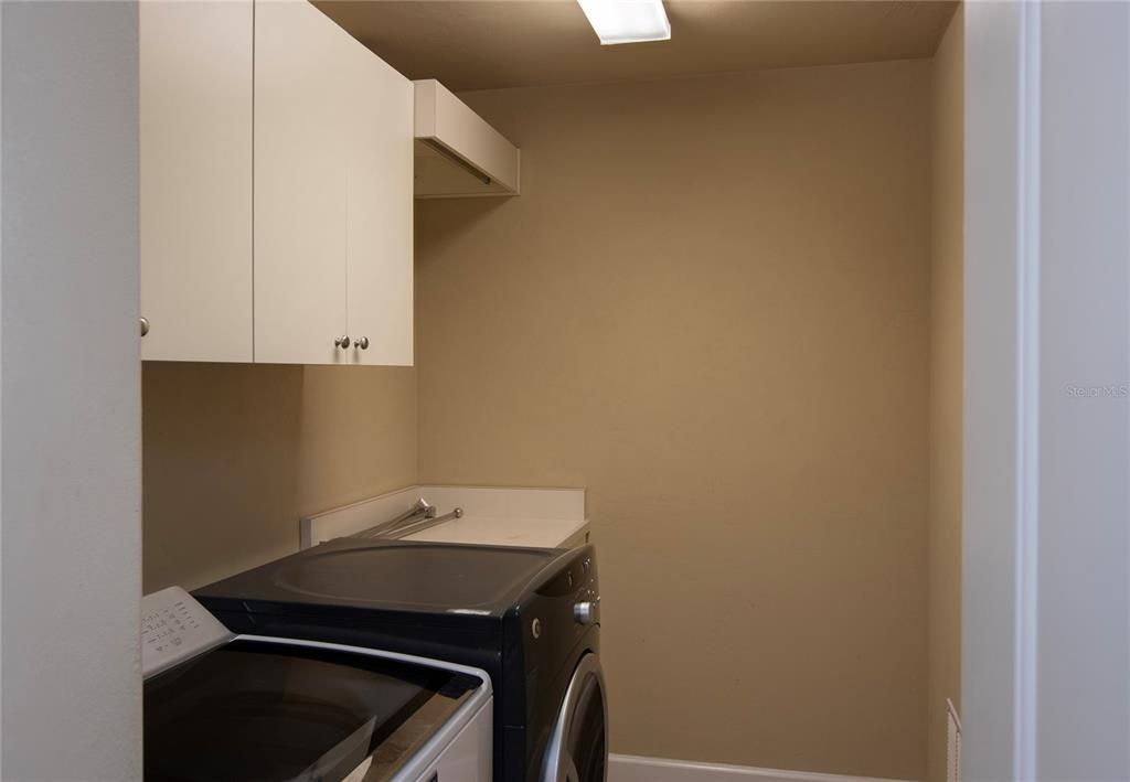 For Rent: $1,950 (2 beds, 2 baths, 1575 Square Feet)