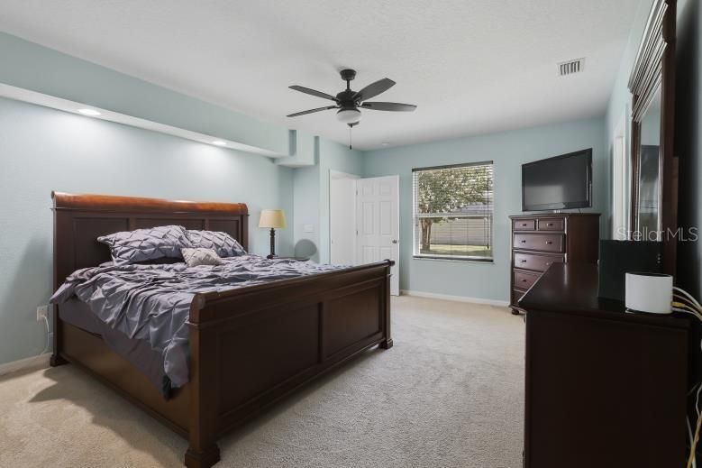 For Sale: $330,000 (3 beds, 2 baths, 1857 Square Feet)