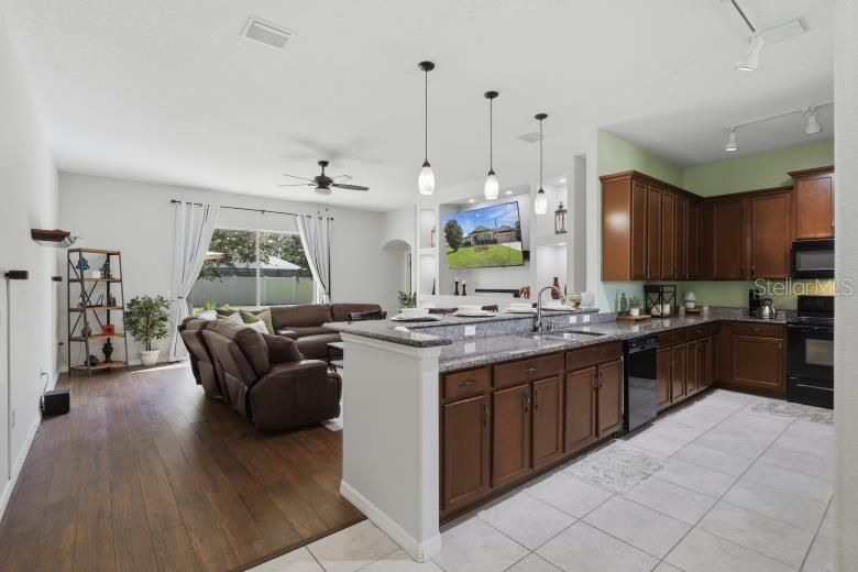 For Sale: $330,000 (3 beds, 2 baths, 1857 Square Feet)