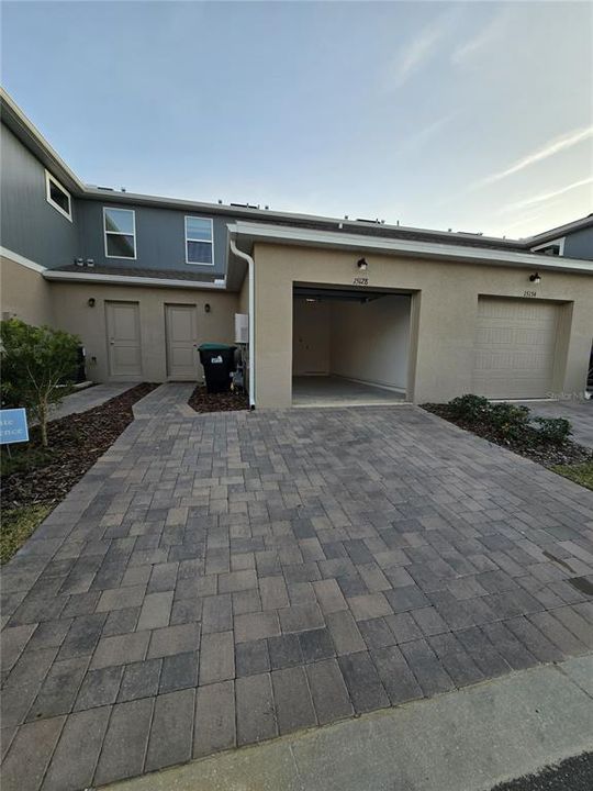 For Rent: $2,350 (2 beds, 2 baths, 1195 Square Feet)