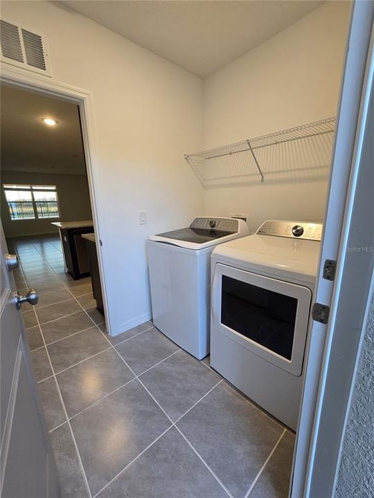 For Rent: $2,350 (2 beds, 2 baths, 1195 Square Feet)