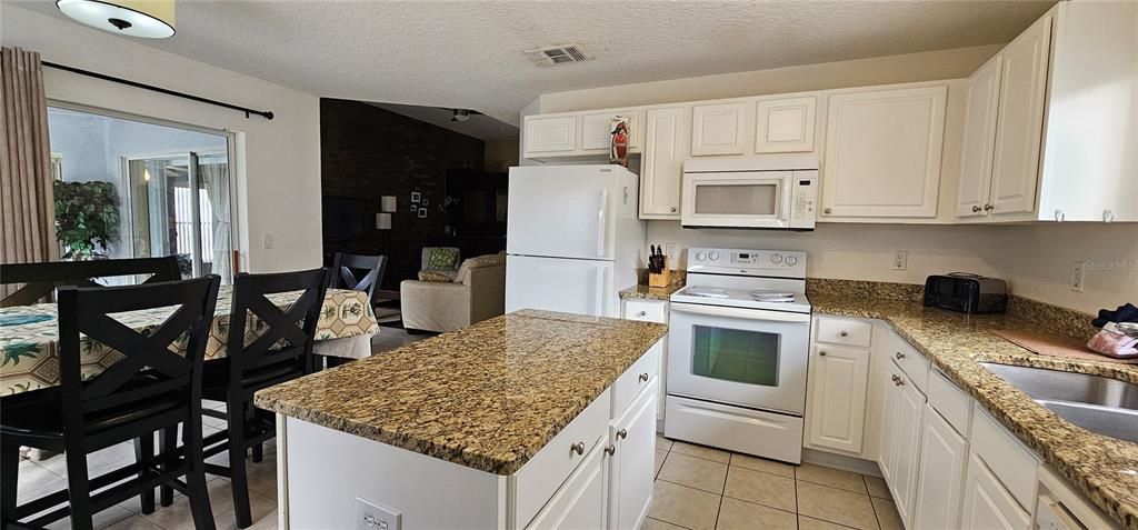 Active With Contract: $2,200 (3 beds, 2 baths, 1554 Square Feet)