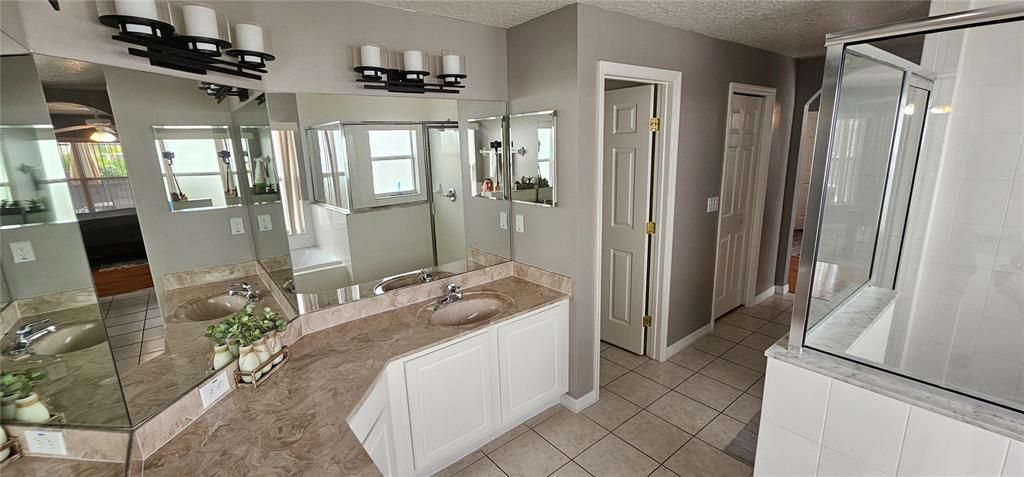 Active With Contract: $2,200 (3 beds, 2 baths, 1554 Square Feet)