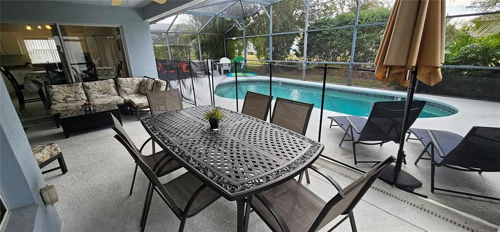 Active With Contract: $2,200 (3 beds, 2 baths, 1554 Square Feet)