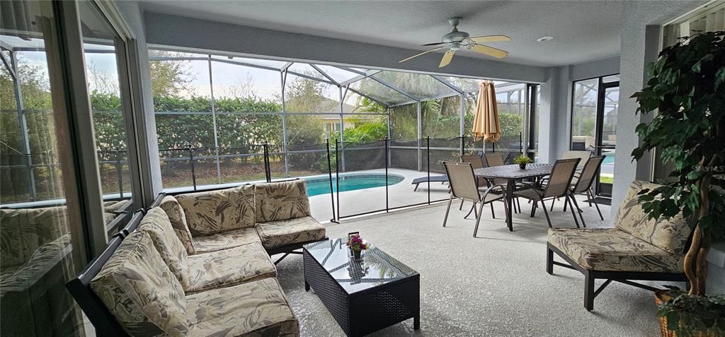 Active With Contract: $2,200 (3 beds, 2 baths, 1554 Square Feet)