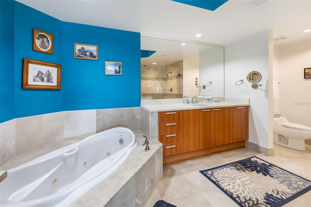 En Venta: $379,900 (2 camas, 2 baños, 1860 Pies cuadrados)
