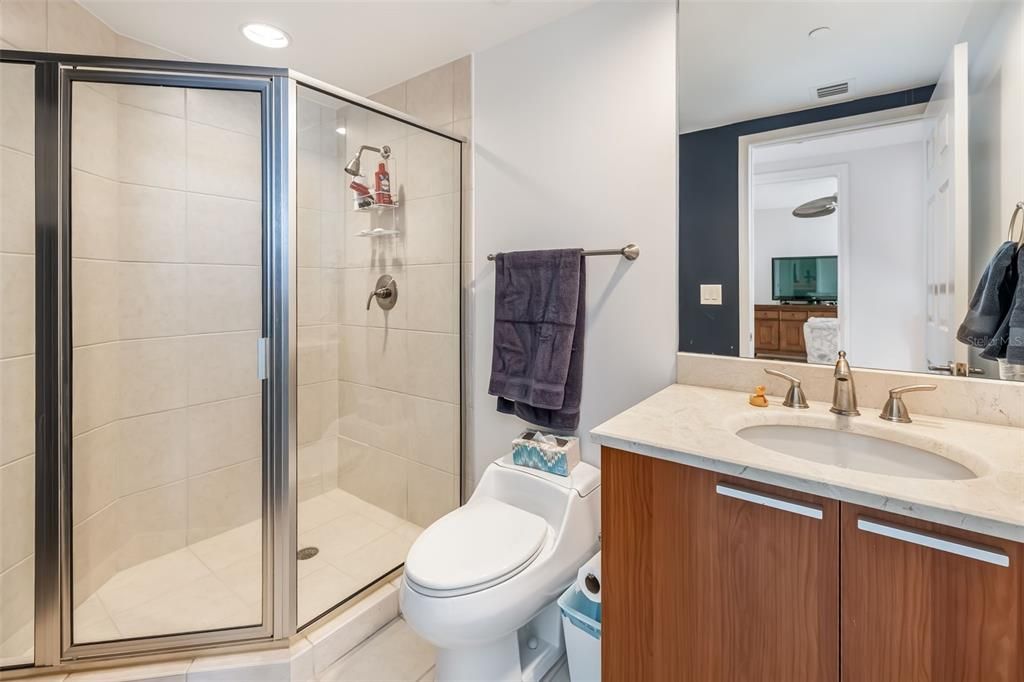 En Venta: $379,900 (2 camas, 2 baños, 1860 Pies cuadrados)