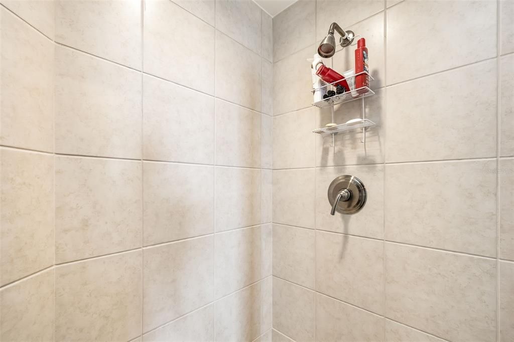 En Venta: $379,900 (2 camas, 2 baños, 1860 Pies cuadrados)