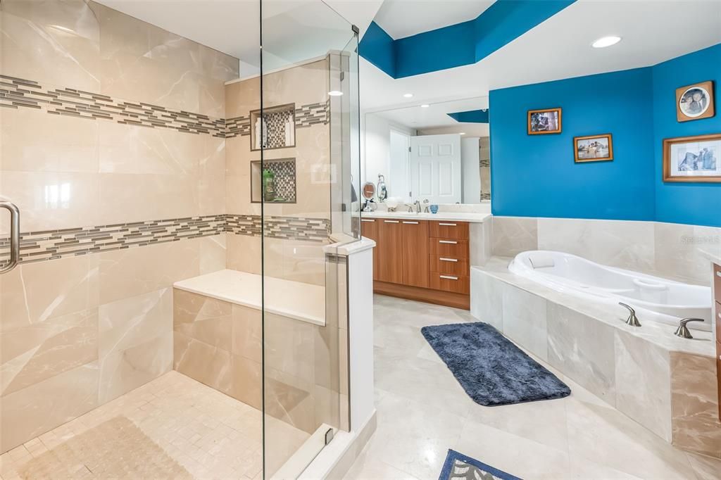 En Venta: $379,900 (2 camas, 2 baños, 1860 Pies cuadrados)