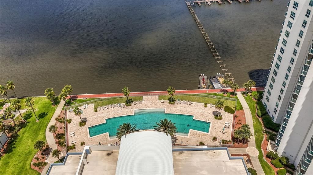 En Venta: $379,900 (2 camas, 2 baños, 1860 Pies cuadrados)