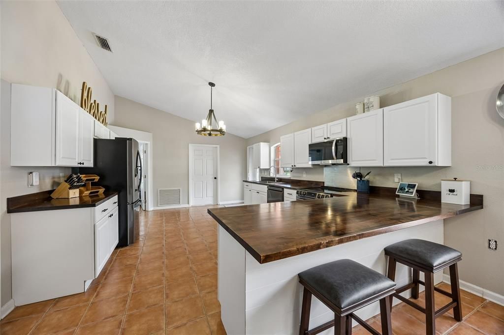 For Sale: $500,000 (3 beds, 2 baths, 2540 Square Feet)