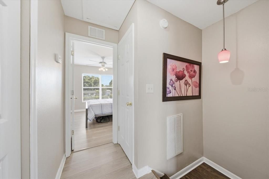 For Sale: $242,000 (2 beds, 1 baths, 1102 Square Feet)
