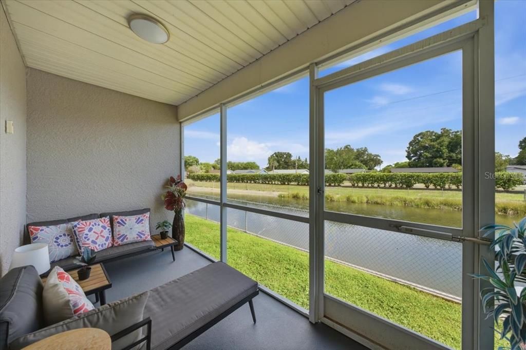 For Sale: $242,000 (2 beds, 1 baths, 1102 Square Feet)
