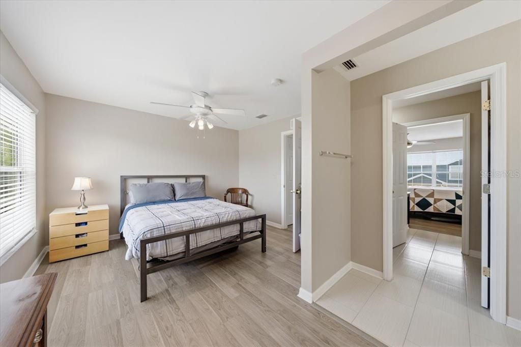 For Sale: $242,000 (2 beds, 1 baths, 1102 Square Feet)