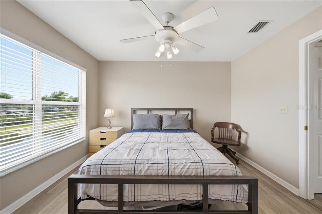 For Sale: $242,000 (2 beds, 1 baths, 1102 Square Feet)