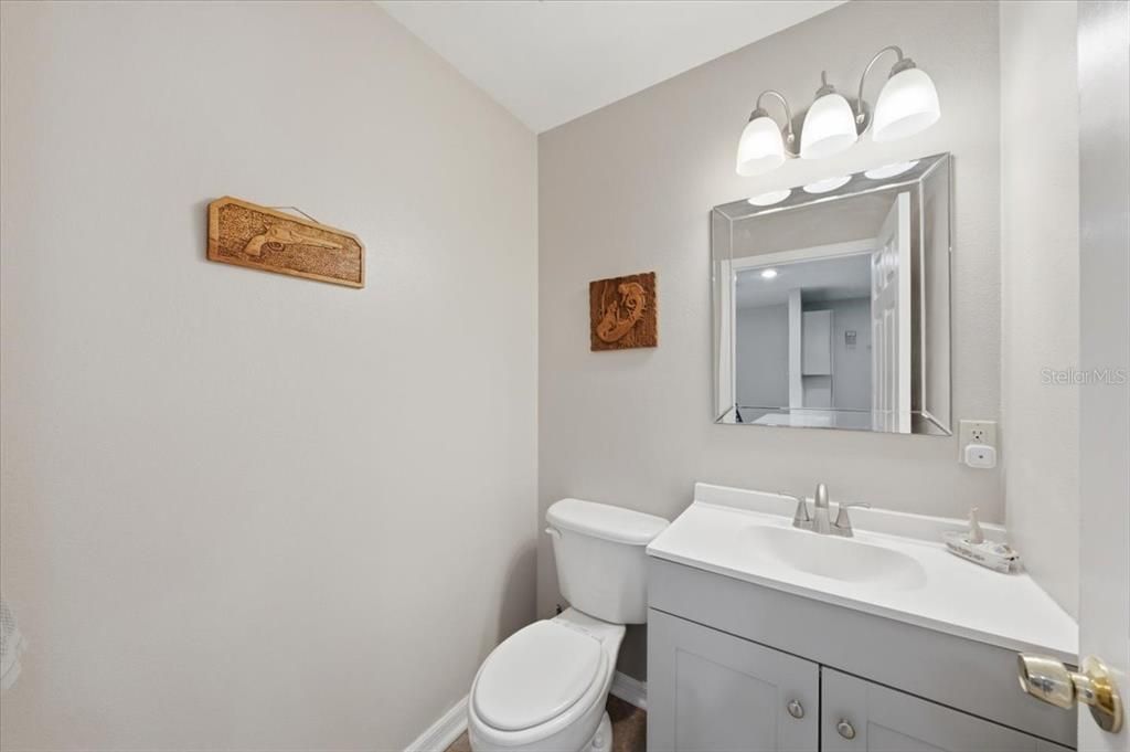 For Sale: $242,000 (2 beds, 1 baths, 1102 Square Feet)