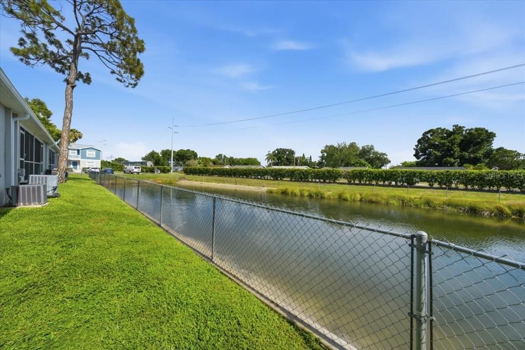 For Sale: $242,000 (2 beds, 1 baths, 1102 Square Feet)