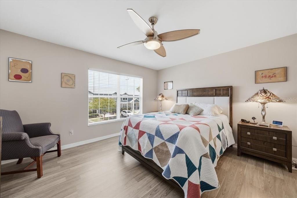For Sale: $242,000 (2 beds, 1 baths, 1102 Square Feet)