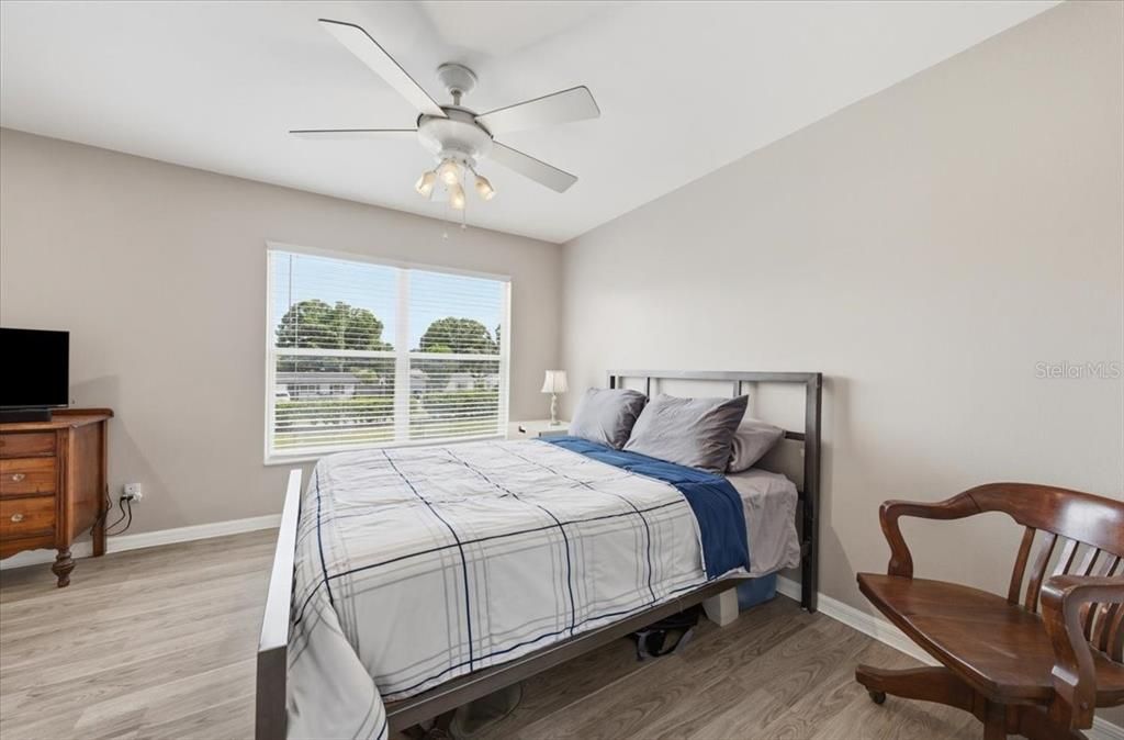 For Sale: $242,000 (2 beds, 1 baths, 1102 Square Feet)