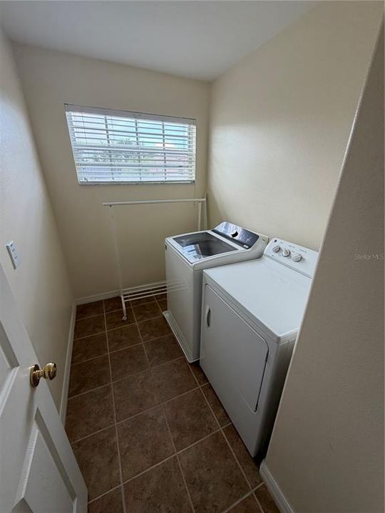 For Rent: $2,700 (4 beds, 2 baths, 2364 Square Feet)