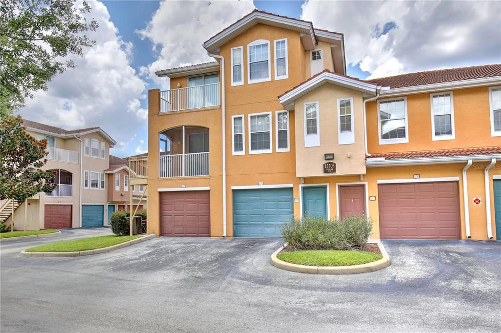 For Sale: $259,000 (2 beds, 2 baths, 1219 Square Feet)