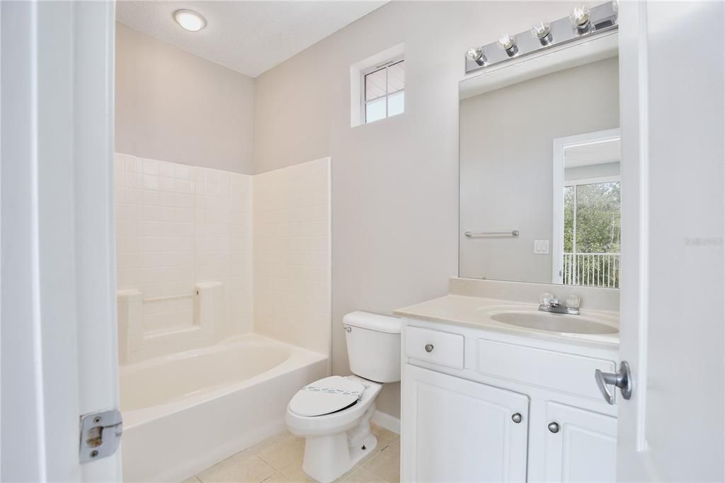 For Sale: $259,000 (2 beds, 2 baths, 1219 Square Feet)