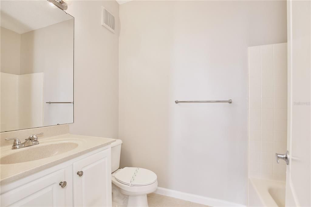 For Sale: $259,000 (2 beds, 2 baths, 1219 Square Feet)