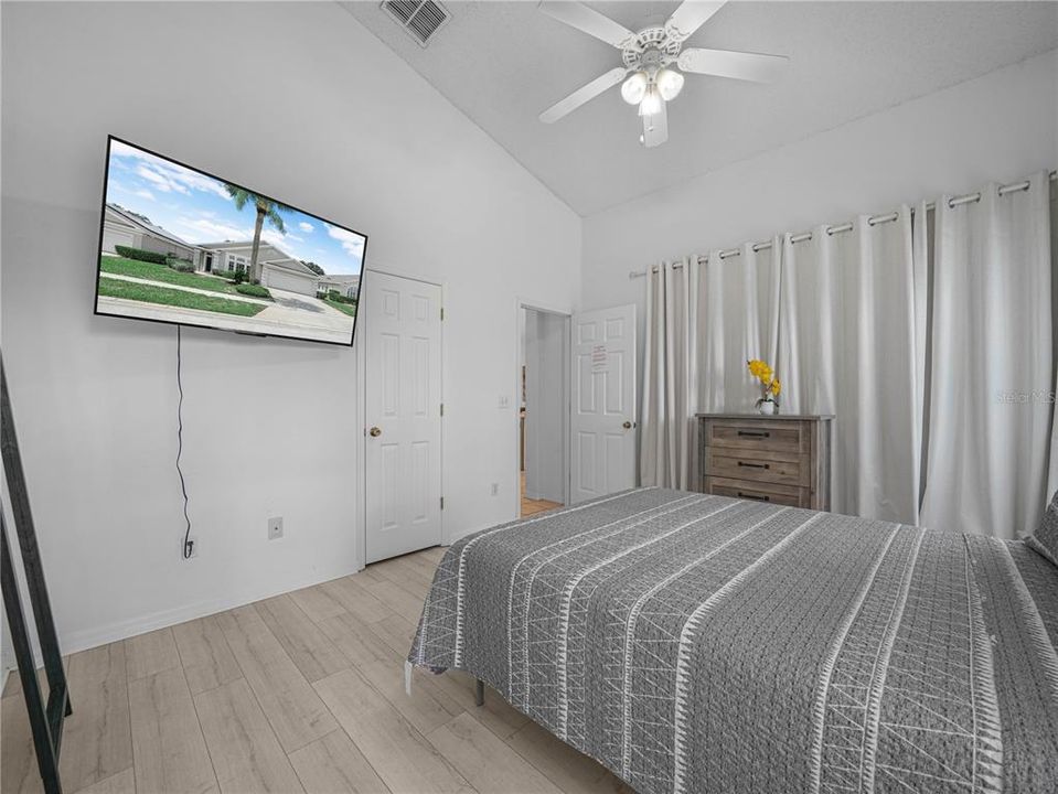 For Sale: $425,900 (3 beds, 2 baths, 1603 Square Feet)