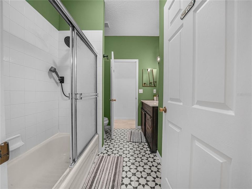 For Sale: $425,900 (3 beds, 2 baths, 1603 Square Feet)