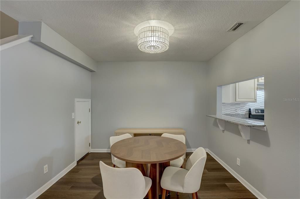 En Venta: $299,900 (3 camas, 2 baños, 1680 Pies cuadrados)