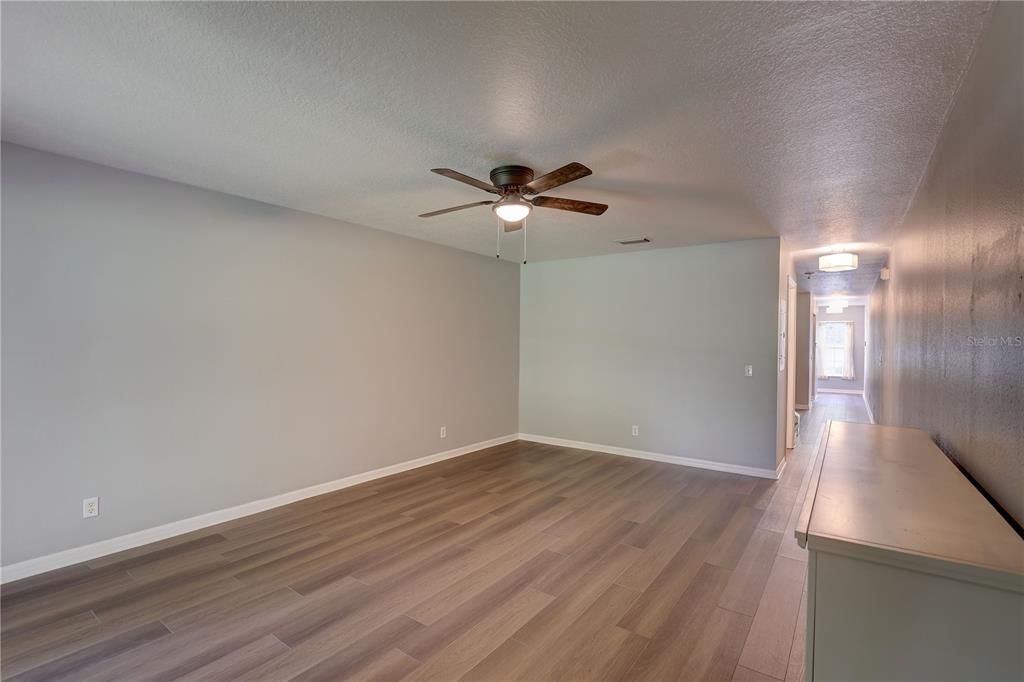 En Venta: $299,900 (3 camas, 2 baños, 1680 Pies cuadrados)
