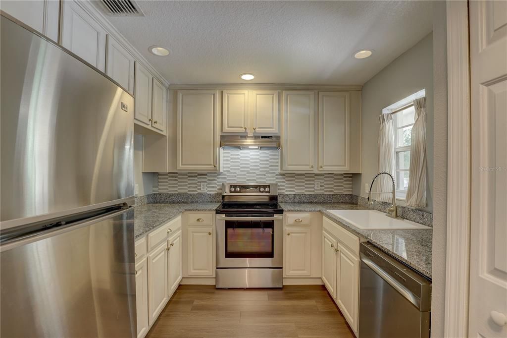En Venta: $299,900 (3 camas, 2 baños, 1680 Pies cuadrados)