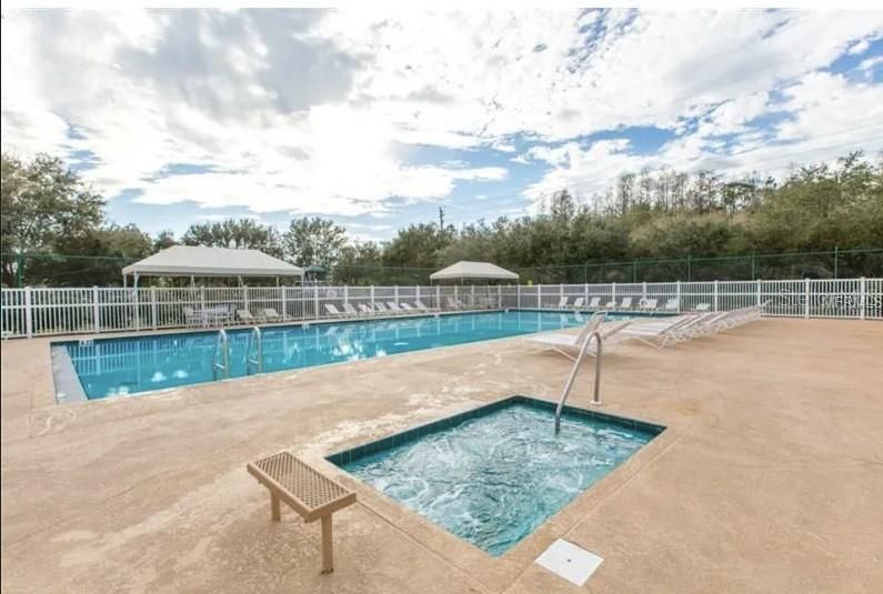 En Venta: $299,900 (3 camas, 2 baños, 1680 Pies cuadrados)